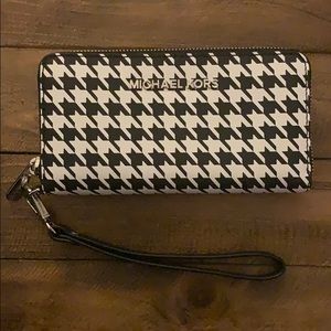 Michael Kors Leather Houndstooth Wristlet